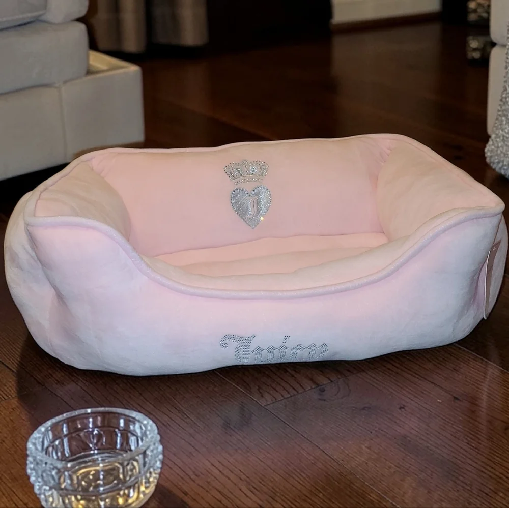 JUICY COUTURE Pink Pet Bed with Crown and Heart Design